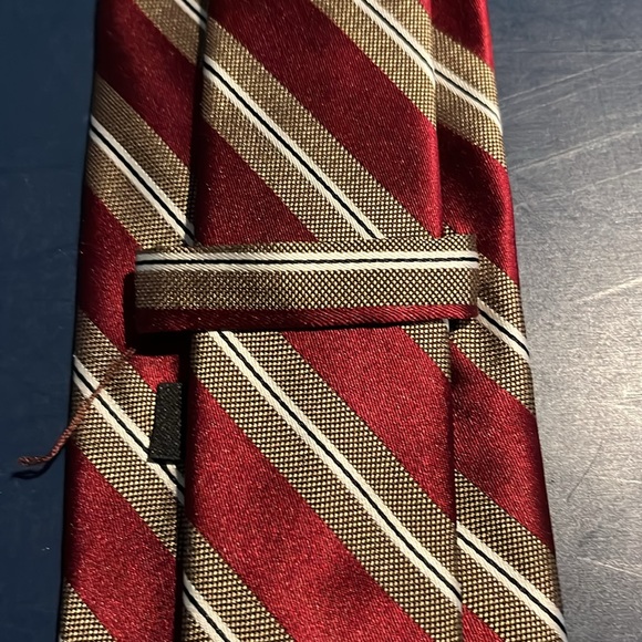 Vintage George 100% silk men’s necktie 62” long and 3.25” wide - Picture 5 of 6